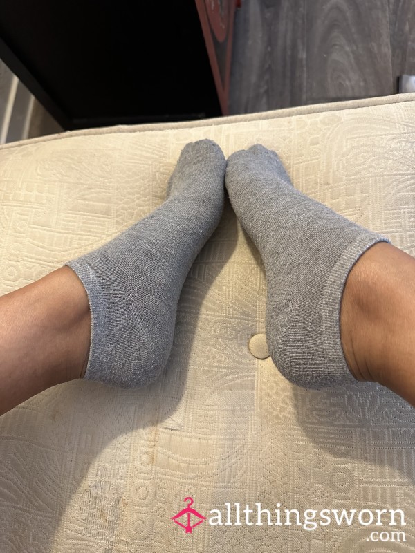 Gray Sweaty Footsie Ankle Gym Socks 🎀