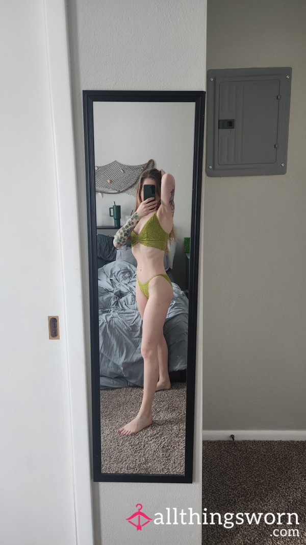 💚 Green Bralette And Panty Set 💚