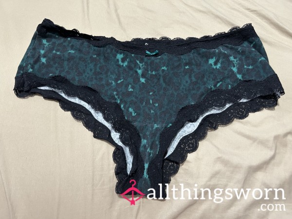 ~GREEN CHEETAH PRINT BLACK LACE TRIM CHEEKY PANTY~