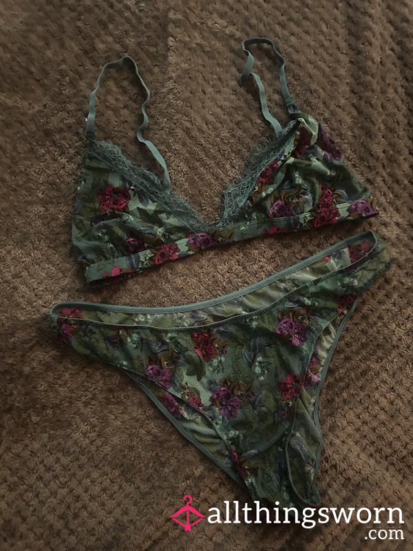 Green Flor*l Lace Lingerie Set