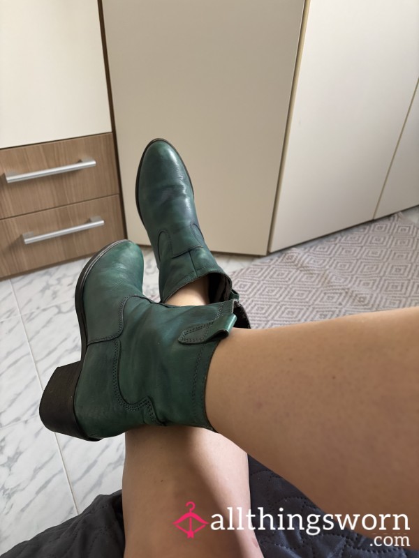 Green Leather Boots. Extremely Old, Well Worn & Funky 👃