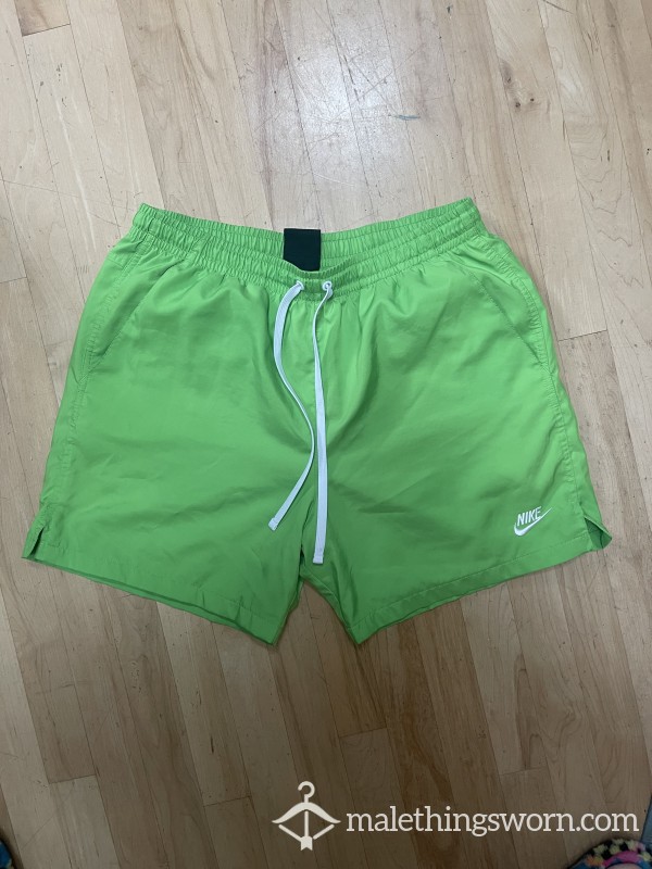 Green Nike Gym Shorts - L