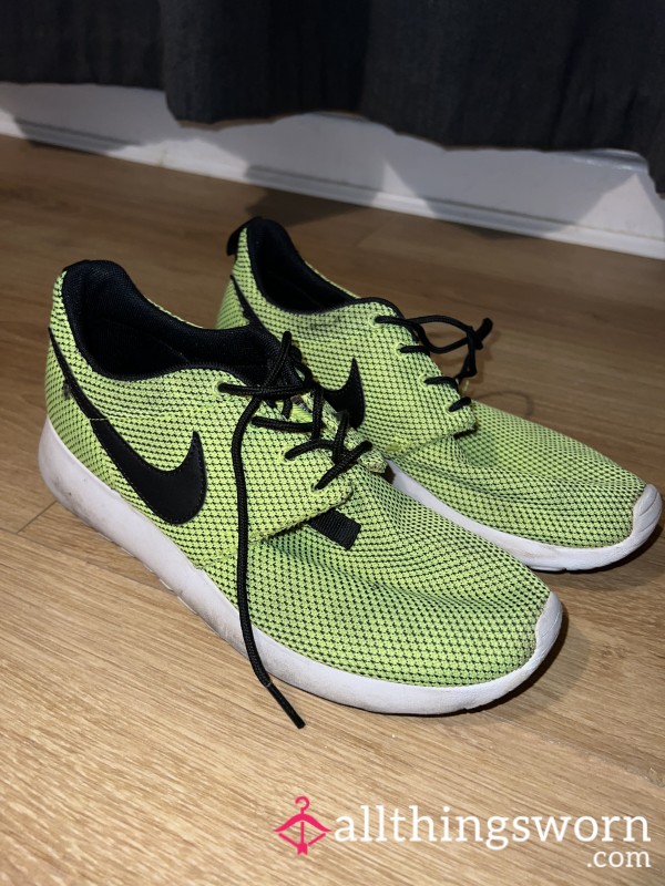 Green Nike Gym Trainers