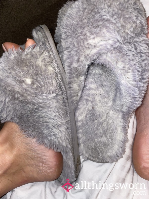 Grey Fluffy Slippers🫶🏼