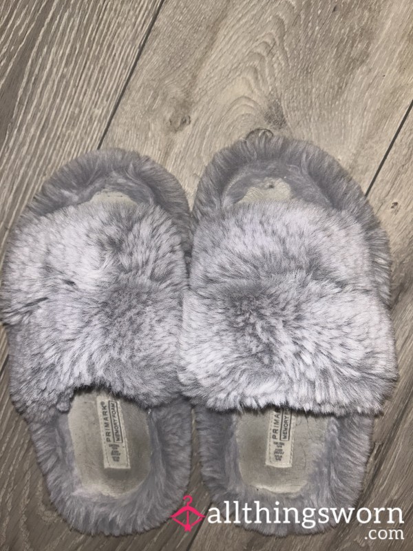 Grey Slippers Memory Foam. Really Worn, Size UK 3, Ready For Their New Home🖤👣🥰