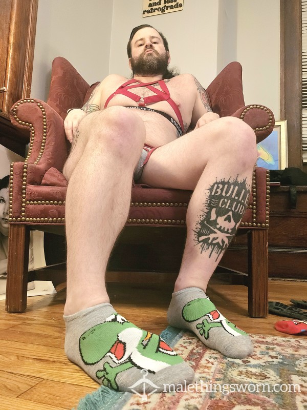 Grey Yoshi Socks Worn By Sweaty Powerlifter During Training