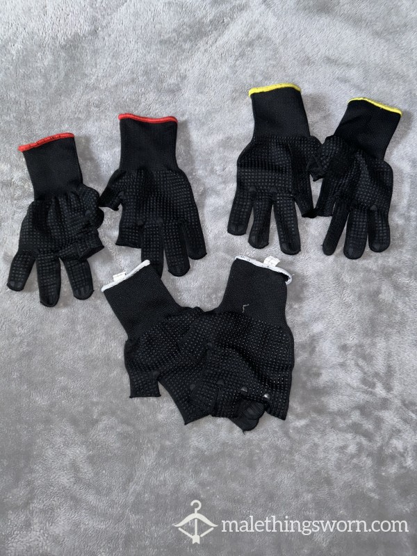 GYM GLOVES