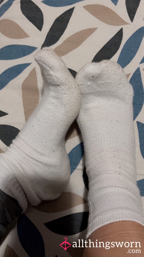 Gym Smelly White Socks