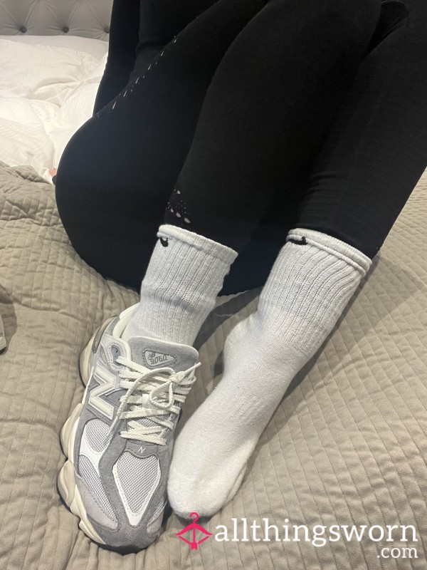 Gym Socks/trainers/bare Feet Humiliation Tease With Some JOI 💦😈 3 Mins