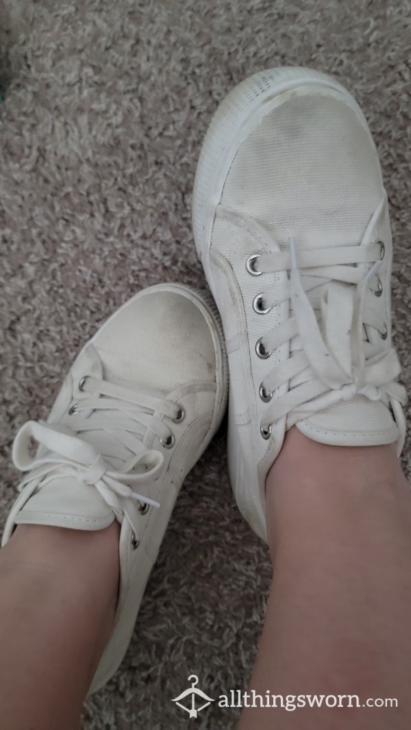 Heavily Worn Dirty White Steve Madden Platform Tennis Shoes Size 7