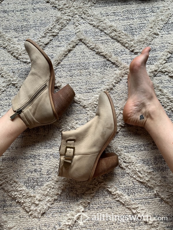 *SOLD* High Heel Leather Booties