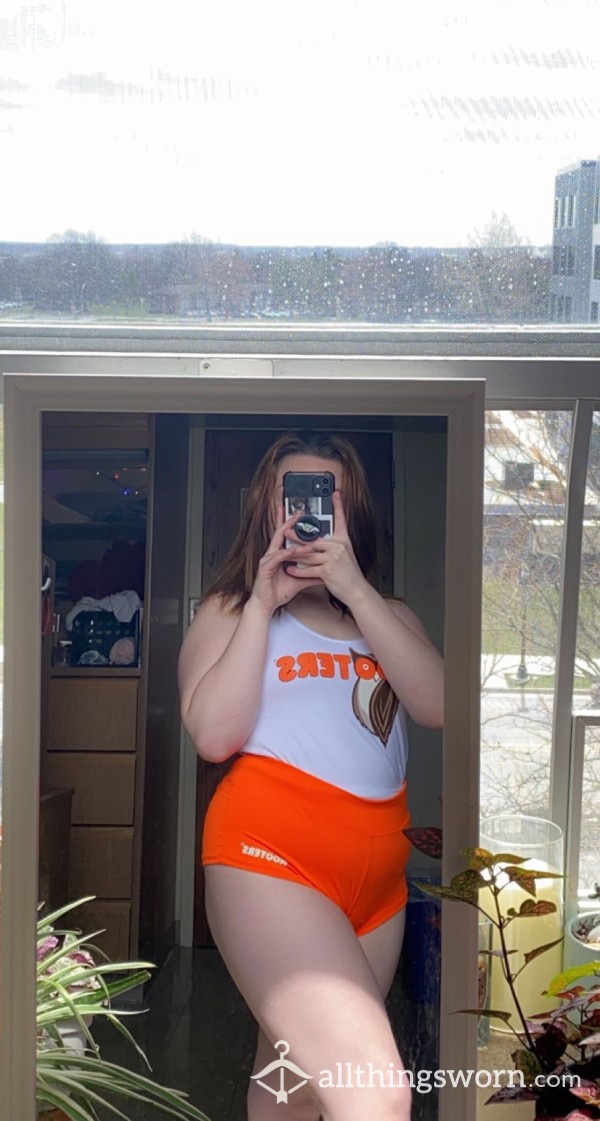 3-Hooter Girl Uniform Pix