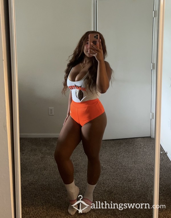 HOOTERS GIRL UNIFORM (TANK TOP)