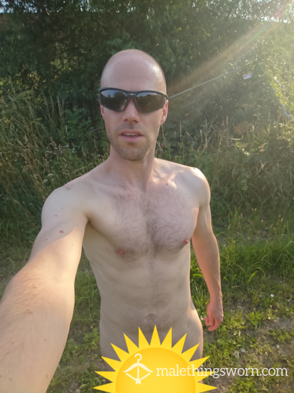 Horny Outdoor Wank