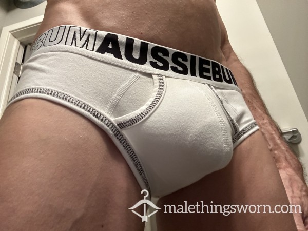 Hot Aussie B*m