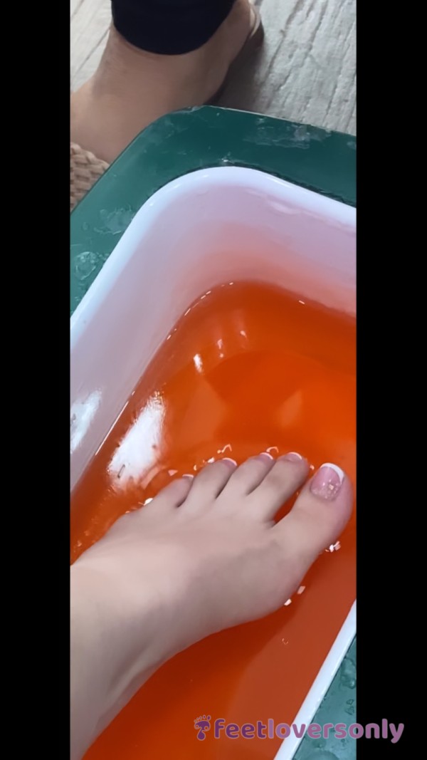 Hot Wax Pedi