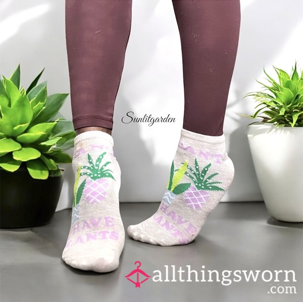 “ I Can’t I Have Plants “ 🪴 Socks (med/large)