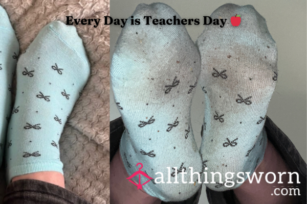 𝚂𝚆𝙴𝙰𝚃𝚈 𝙶𝚈𝙼 𝙲𝙻𝙰𝚂𝚂 𝚂𝙾𝙲𝙺𝚂 - Stinky & Damp After 72 Hours Of Absorbing Teacher’s Foot Sweat