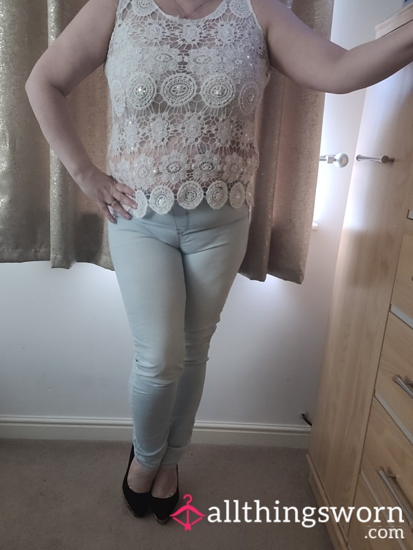 Jeggings And Lace Top