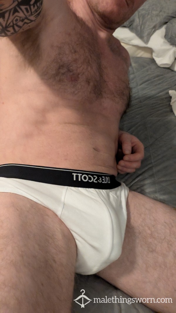 😈😍 Sold 😍 😈ohn's White/Black Lyle & Scott Briefs. Large