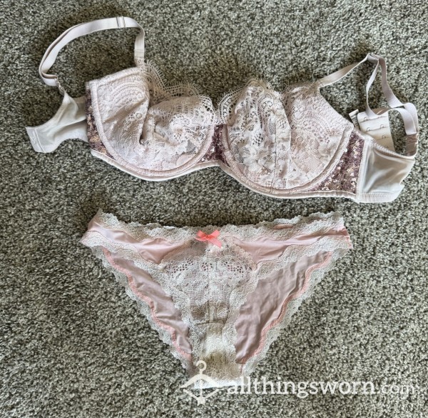 Lace P**k-a-boo Light Pink Bra & Cheeky Set