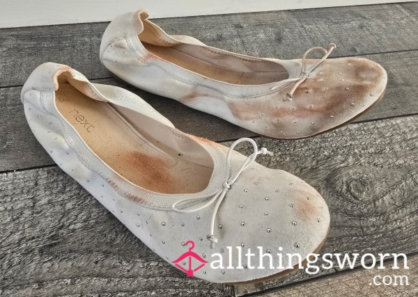 Ladies Well Worn And Trashed Flat Shoes - Worn As A Bridesmaid To A Beach Wedding !