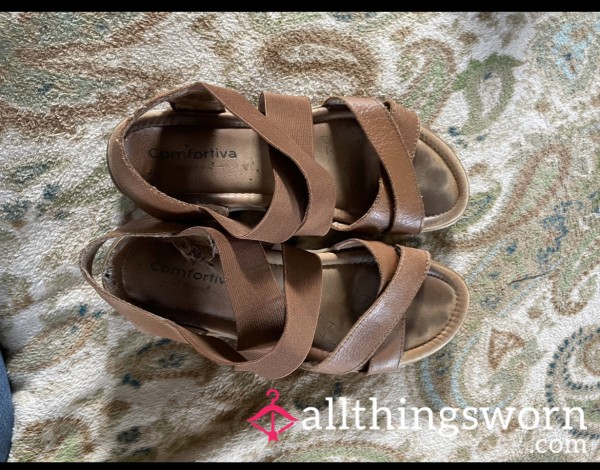 Ladies Well Worn Sandals