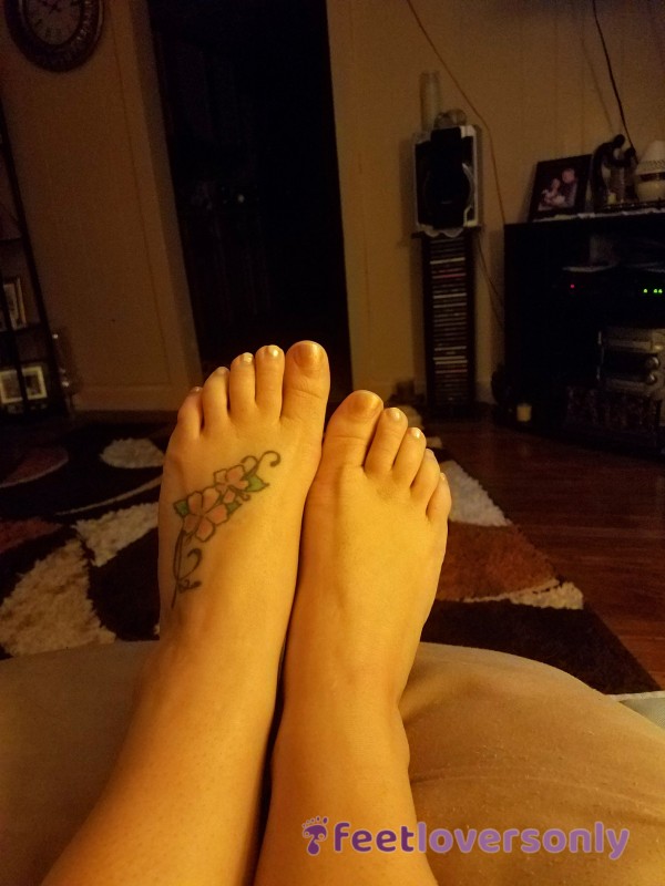 Latina Bronzed S**y Feet