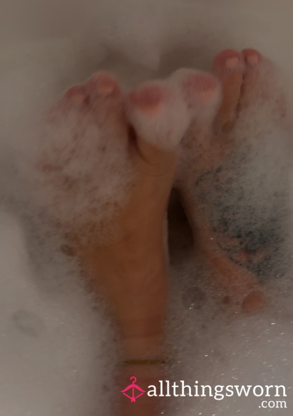 Lavender Bubble Bath Feet Play