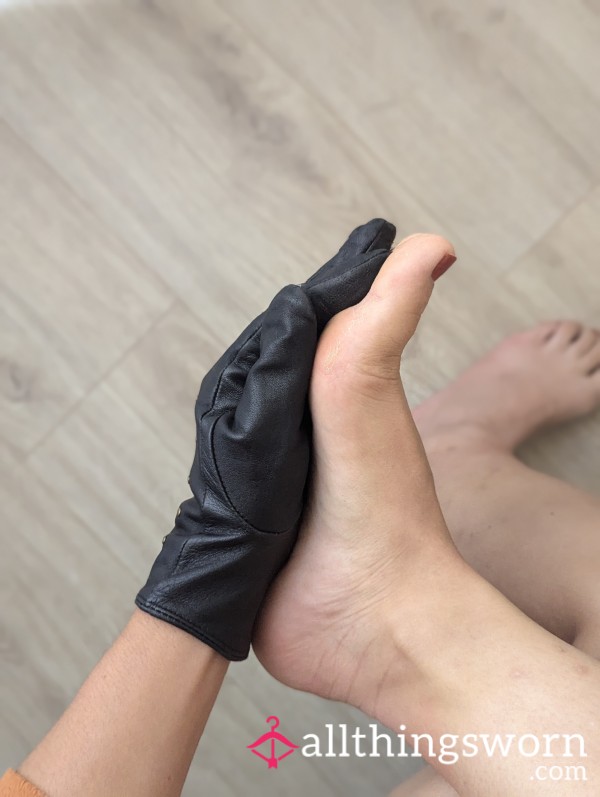 Leather Glove Foot Ma**age