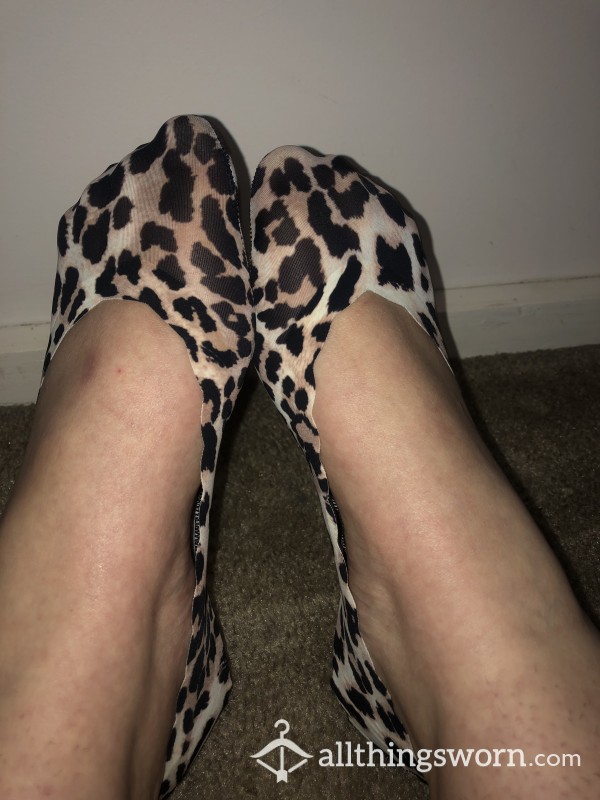 Leopard Print Footlets, Scalloped Details