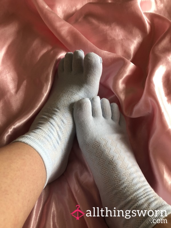 Light Blue Toe Socks 🥰 Glove-style And Smelly 💙