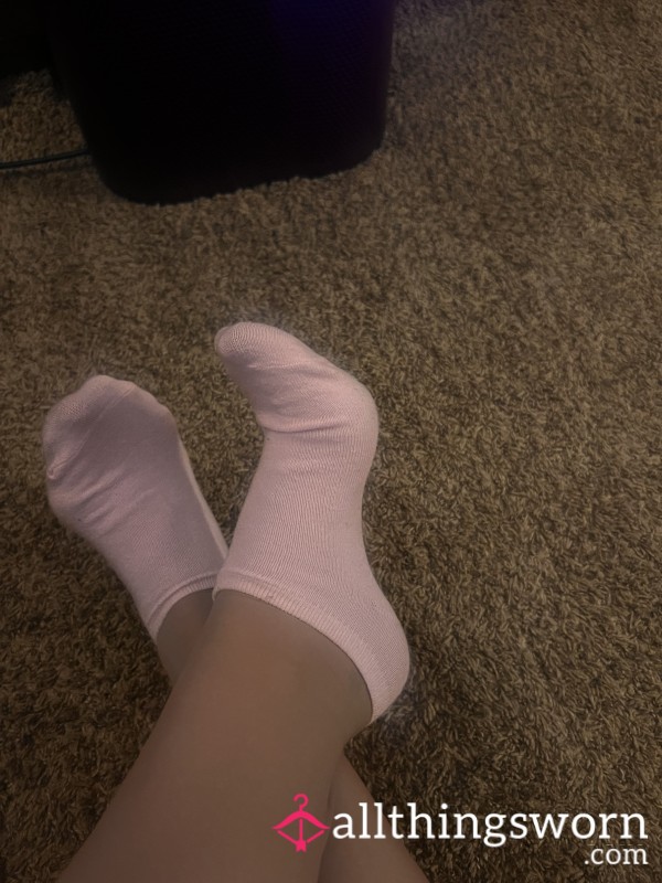 Light Pink Ankle Socks 🧦🩷