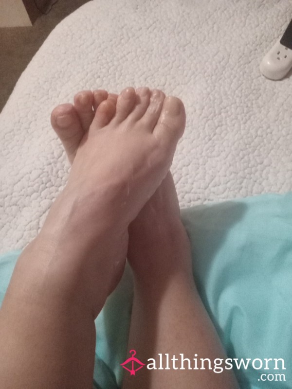 Lil Feet Needs Soothing Soles