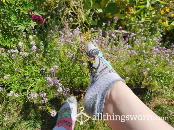 Lily Toes In The Garden Stripping Down