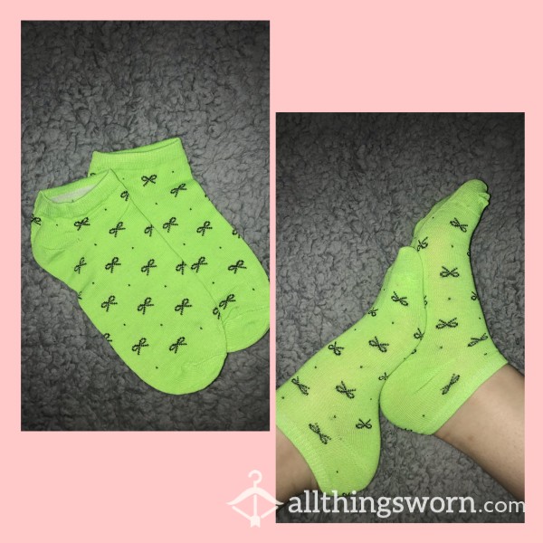 LIME GREEN BLACK BOW SOCKS SMELLY