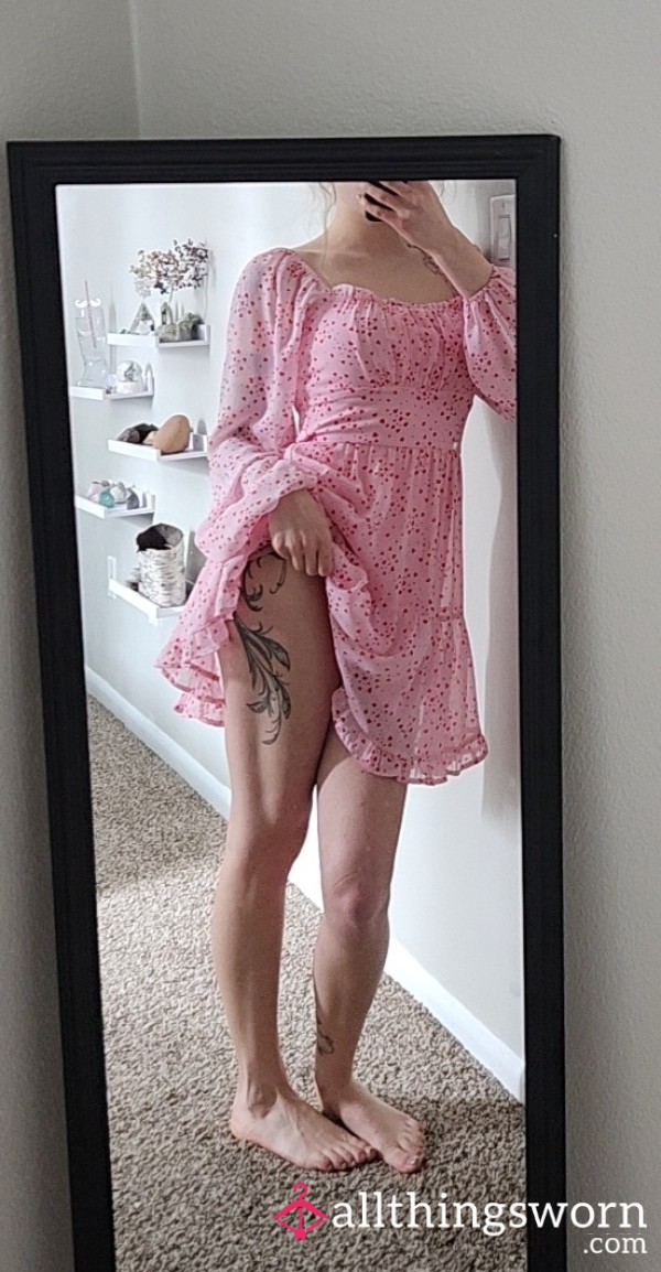 💕 Long Sleeved Pink Dress With Red Hearts 💕