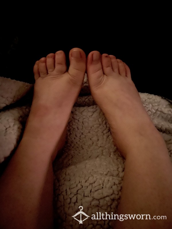 Lotioning My Feetsies (3 Mins)