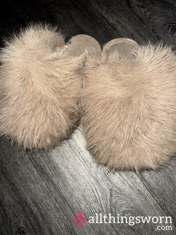 Lovedddd Fluffy Slippers