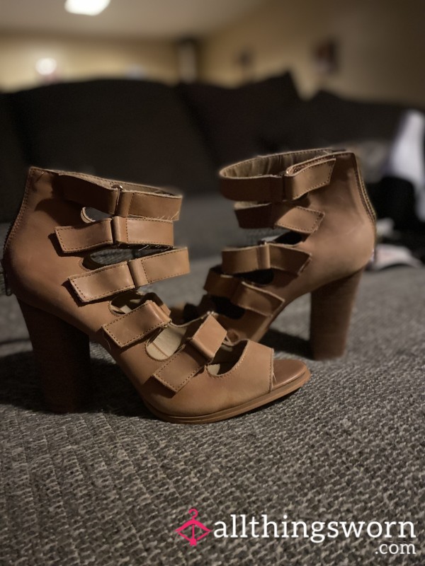 Lovely Size 8 Brown Strappy Heels 👠