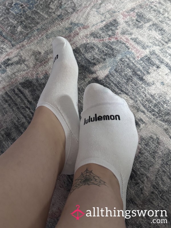 Lulu Sockies In White Ankle Socks