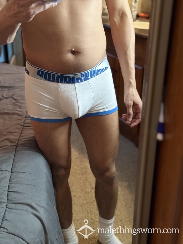 M Aussieb*m White Trunks