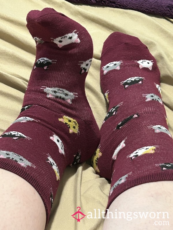 ~MAROON CAT PATTERN CREW SOCKS~