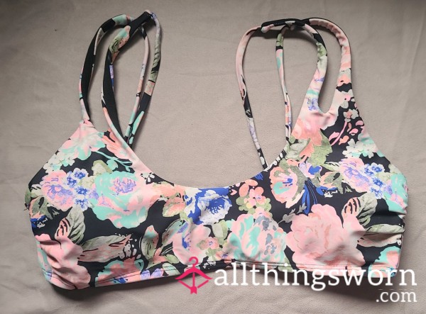 Medium Beautiful Flowered Bikini Top - Bandeau-Style Fit