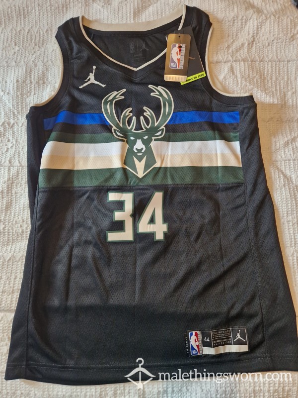 Mens Milwaukee Bucks Jersey, Size Medium