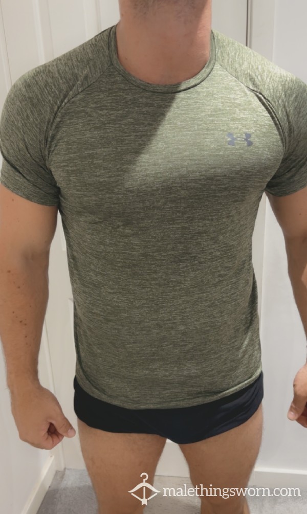 Men’s Underarmour Sweaty Gym Top