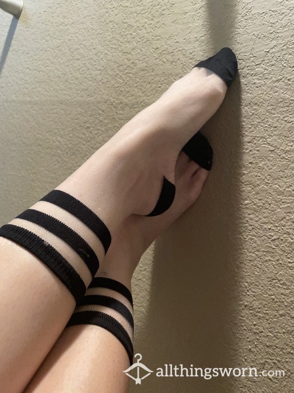 Mesh Socks Worn By Filipina