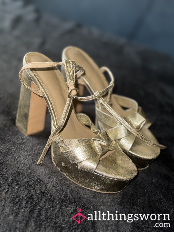 Metallic Gold Size 6 Platform Heels💛