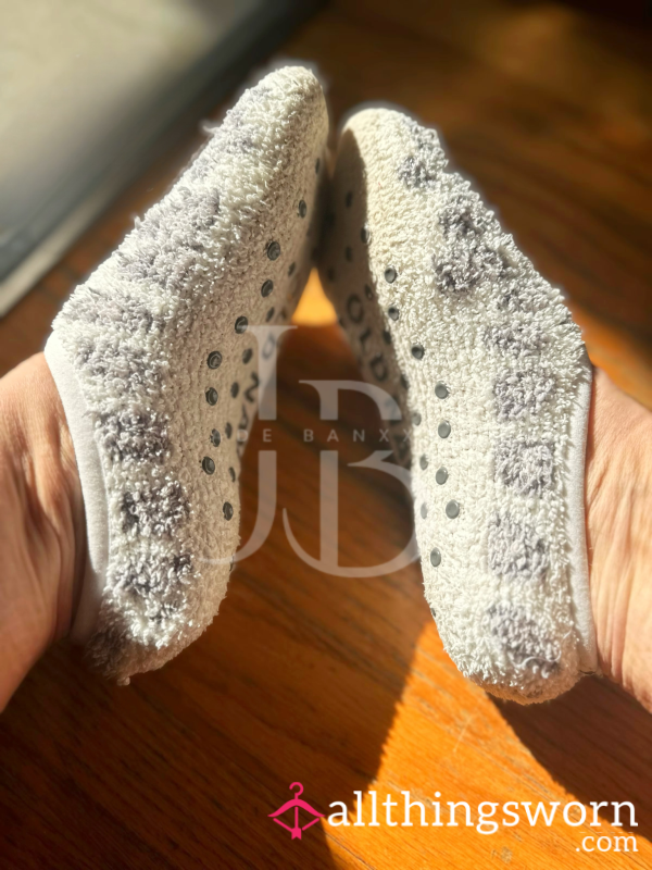 (SOLD) Mommy’s Fuzzy Ankle Socks