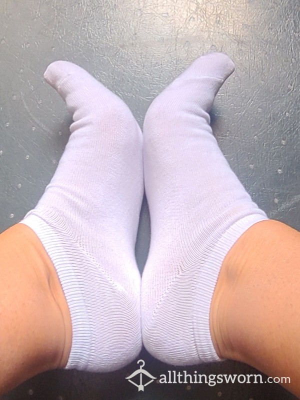 Deliciously Divine Thin White Ankle Socks